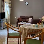 Roumeliotis House - 1 アパート