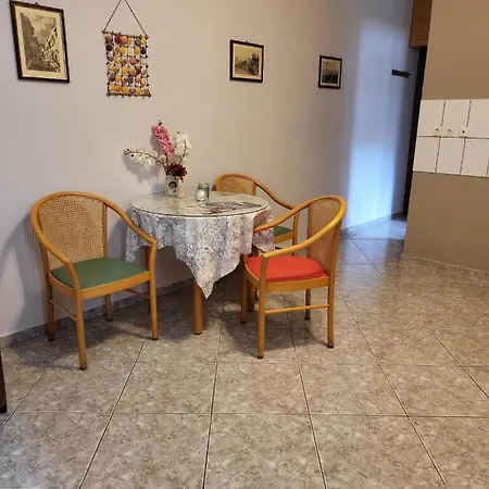 Roumeliotis House - 1 Kárpatos